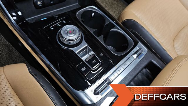Kia CARNIVAL 9-Seater Signature купить на сайте DeffCars