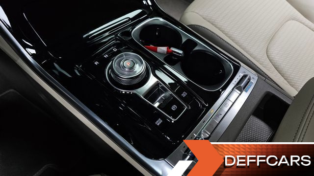Kia CARNIVAL Gasoline 9-Seater Signature купить на сайте DeffCars