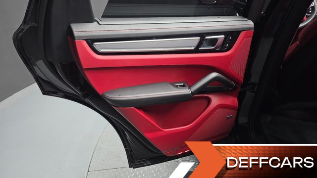 Porsche CAYENNE 3.0 E-HYBRID PLATINUM EDITION купить на сайте DeffCars
