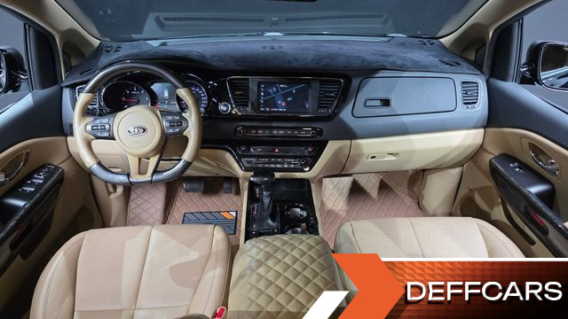 Kia CARNIVAL 9-Seater Hi-Limousine Noblesse Special купить на сайте DeffCars