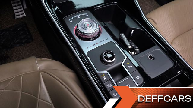 Kia SORENTO HEV 1.6 2WD Gravity купить на сайте DeffCars