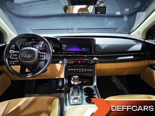 Kia CARNIVAL 9-Seater Prestige купить на сайте DeffCars