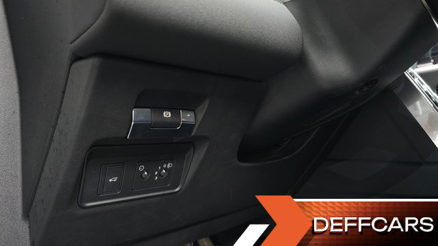 Land Rover DISCOVERY SPORT D150 S купить на сайте DeffCars