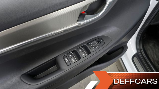 Hyundai GRANDEUR 2.5 Le Blanc купить на сайте DeffCars