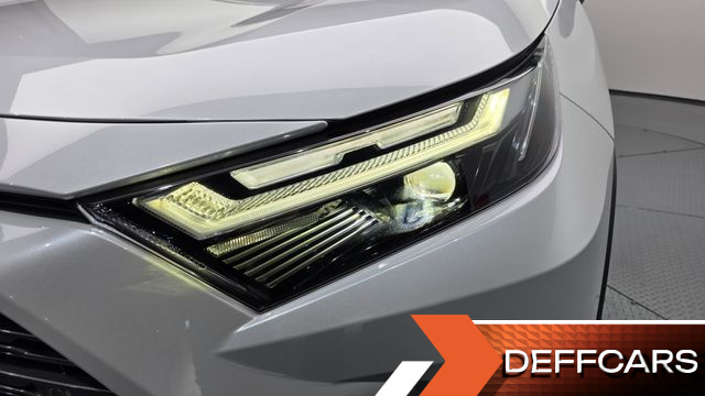 Toyota RAV4 2,5 4WD Hybrid LTD купить на сайте DeffCars