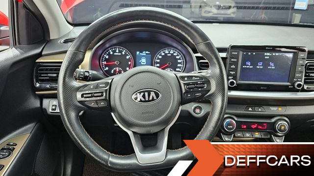 Kia STONIC 1.0 Turbo Trendy купить на сайте DeffCars
