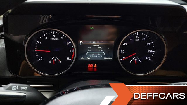 Kia CARNIVAL Gasoline 11-Seater Prestige купить на сайте DeffCars