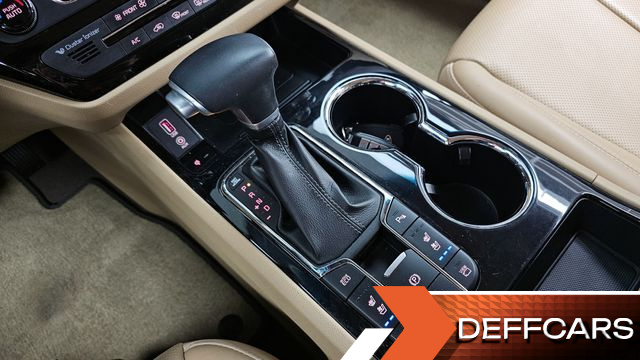 Kia CARNIVAL 9-Seater Noblesse Special купить на сайте DeffCars