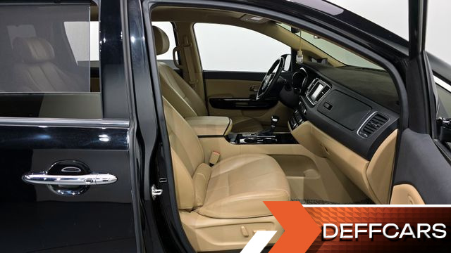Kia CARNIVAL 7-Seater Limousine VIP купить на сайте DeffCars