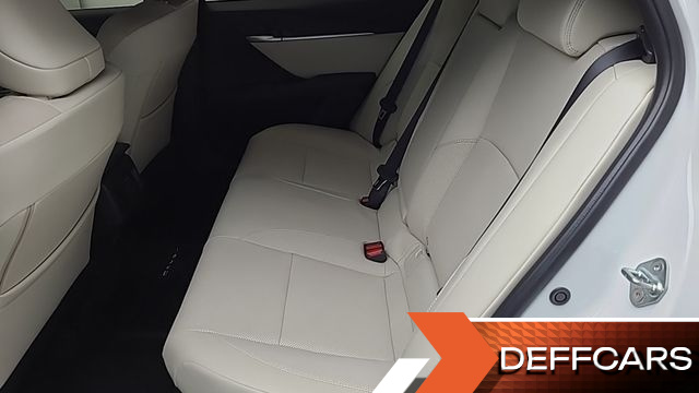 Toyota CAMRY 2.5 XLE Hybrid купить на сайте DeffCars
