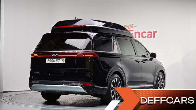 Kia CARNIVAL 7-Seater Hi-Limousine Signature купить на сайте DeffCars