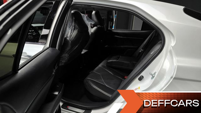 Toyota CAMRY 2.5 XLE Hybrid купить на сайте DeffCars
