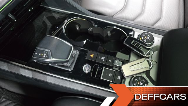 Volkswagen TOUAREG 3.0 TDI R-Line купить на сайте DeffCars