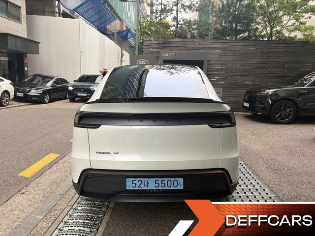 Tesla MODEL Y L Long Range AWD купить на сайте DeffCars