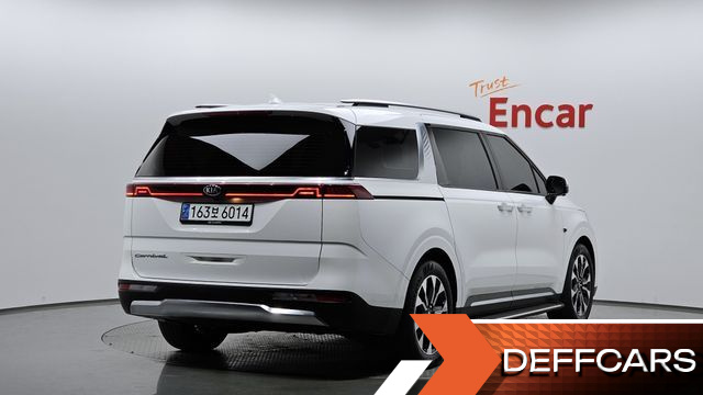 Kia CARNIVAL 9-Seater Signature купить на сайте DeffCars