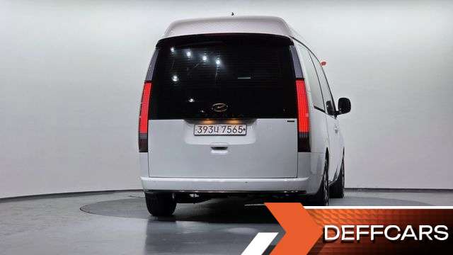 Hyundai STARIA 4WD Lounge 7-Seater Limousine купить на сайте DeffCars