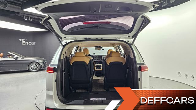 Kia CARNIVAL 9-Seater Signature купить на сайте DeffCars
