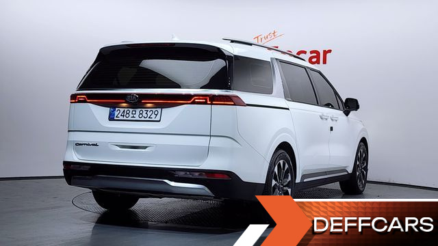 Kia CARNIVAL Gasoline 9-Seater Signature купить на сайте DeffCars