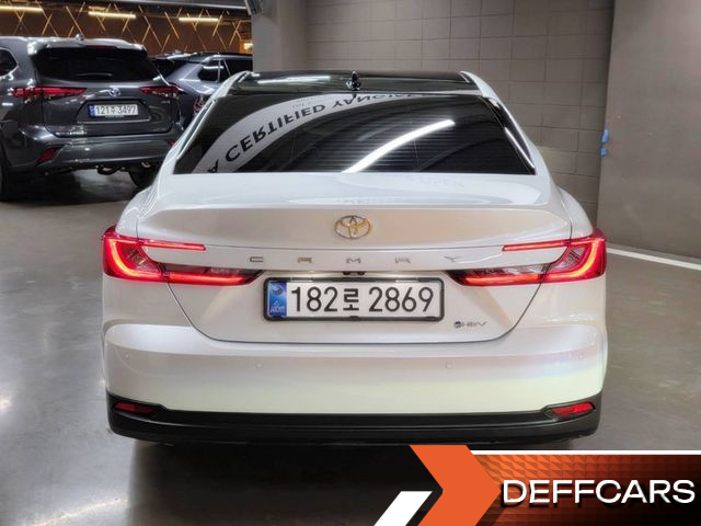 Toyota CAMRY 2.5 XLE Premium Hybrid купить на сайте DeffCars
