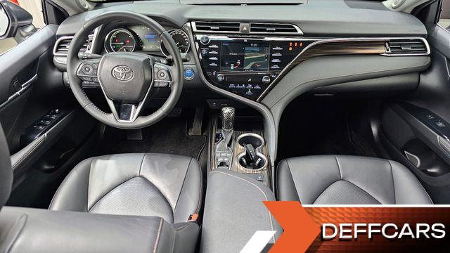 Toyota CAMRY 2.5 XLE Hybrid купить на сайте DeffCars