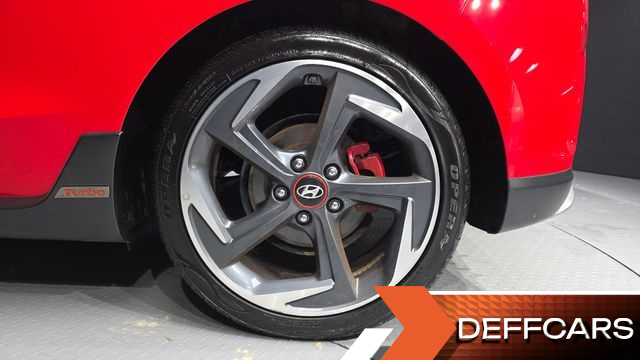 Hyundai VELOSTER 1.6 Turbo Sport Core купить на сайте DeffCars