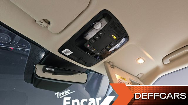 Kia CARNIVAL 9-Seater Signature купить на сайте DeffCars