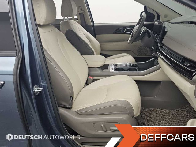 Kia CARNIVAL Gasoline 9-Seater Signature купить на сайте DeffCars