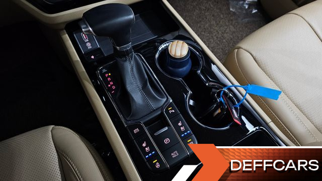 Kia CARNIVAL 9-Seater Noblesse Special купить на сайте DeffCars