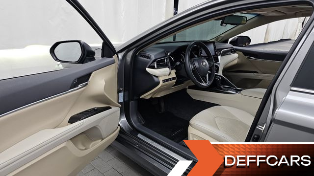Toyota CAMRY 2.5 XLE Hybrid купить на сайте DeffCars