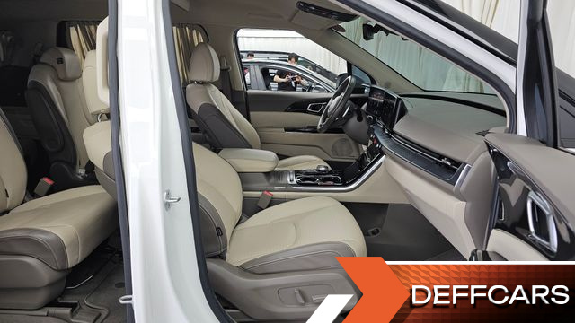Kia CARNIVAL 9-Seater Hi-Limousine Signature купить на сайте DeffCars
