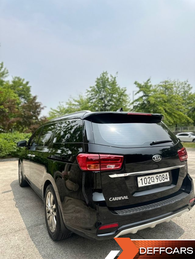 Kia CARNIVAL 9-Seater Prstige купить на сайте DeffCars