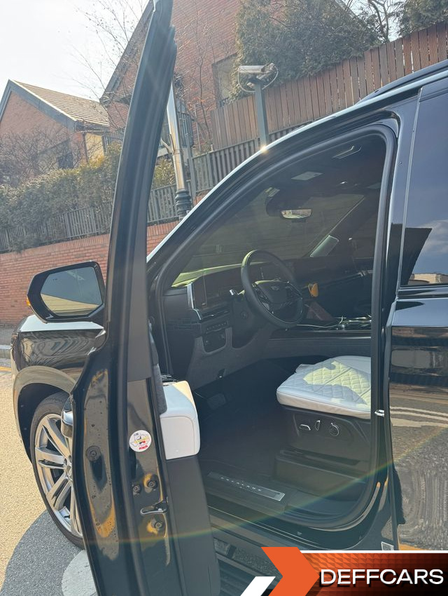 Cadillac ESCALADE 6.2 ESV ESV Sports Platinum купить на сайте DeffCars