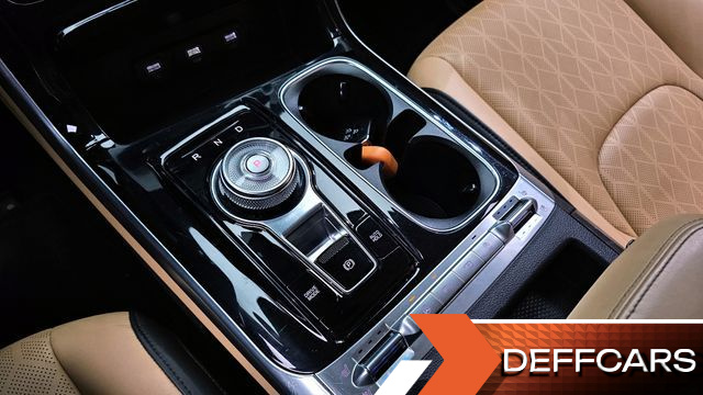 Kia CARNIVAL 9-Seater Noblesse купить на сайте DeffCars