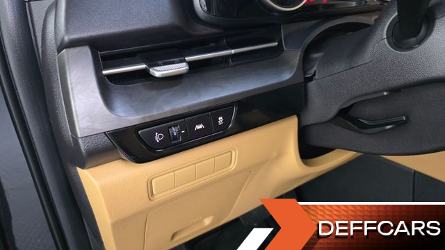 Kia CARNIVAL 9-Seater Prestige купить на сайте DeffCars