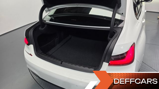 BMW 3-SERIES 320i M Sport купить на сайте DeffCars