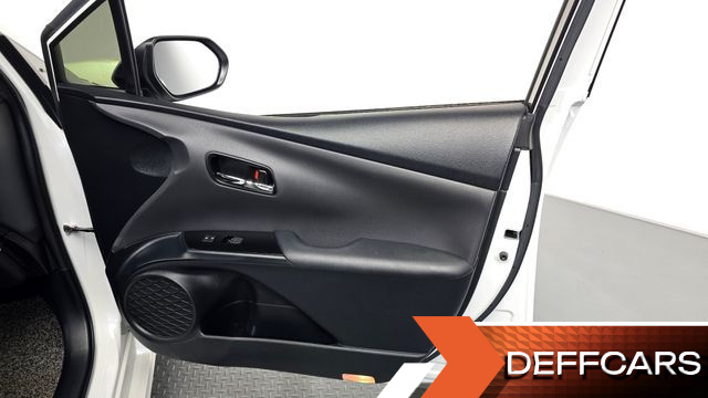 Toyota PRIUS 1.8 купить на сайте DeffCars