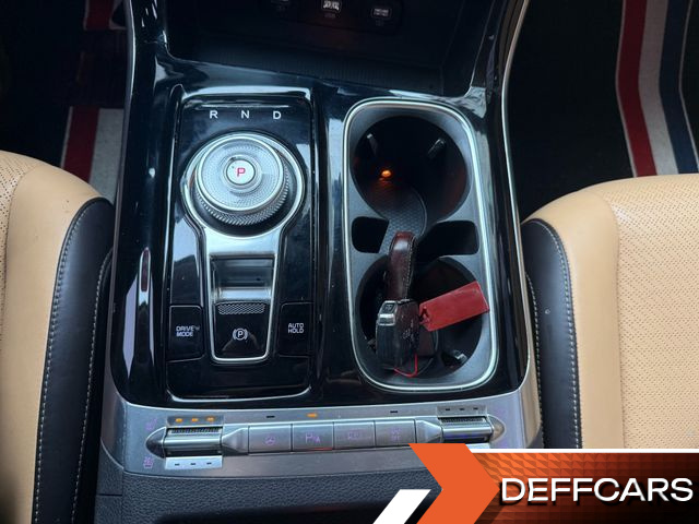 Kia CARNIVAL 9-Seater Signature купить на сайте DeffCars