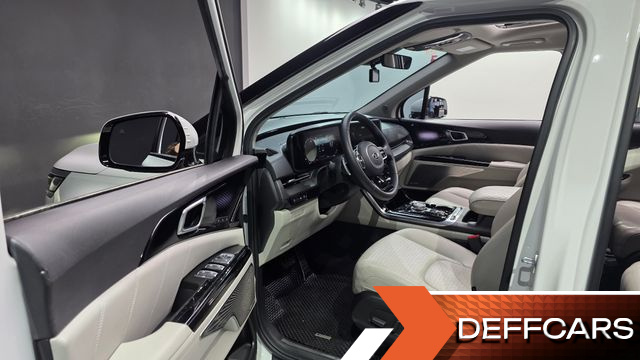 Kia CARNIVAL 9-Seater Signature купить на сайте DeffCars