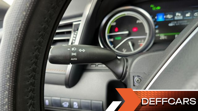 Toyota CAMRY 2.5 XLE Hybrid купить на сайте DeffCars