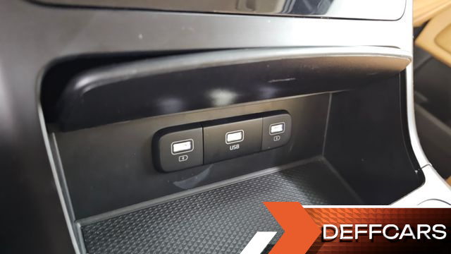 Kia CARNIVAL 9-Seater Prestige купить на сайте DeffCars