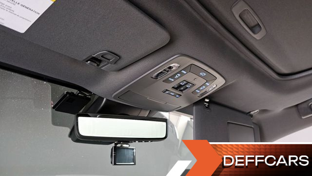 Toyota SIENNA 2.5 Hybrid AWD купить на сайте DeffCars