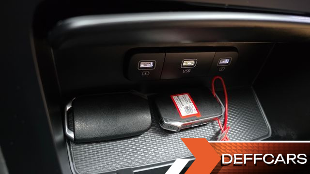 Kia CARNIVAL 9-Seater Prestige купить на сайте DeffCars