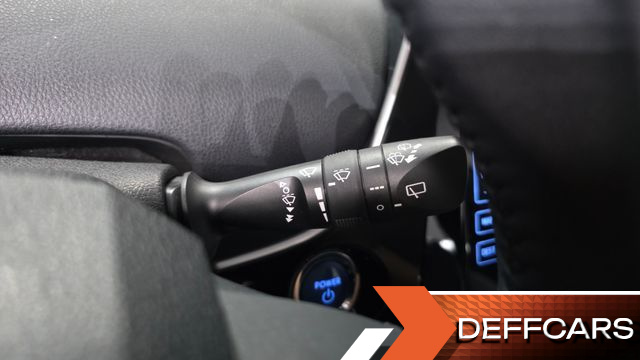 Toyota PRIUS 1.8 E купить на сайте DeffCars