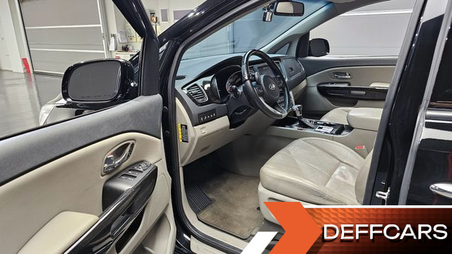 Kia CARNIVAL 9-Seater Noblesse Special купить на сайте DeffCars