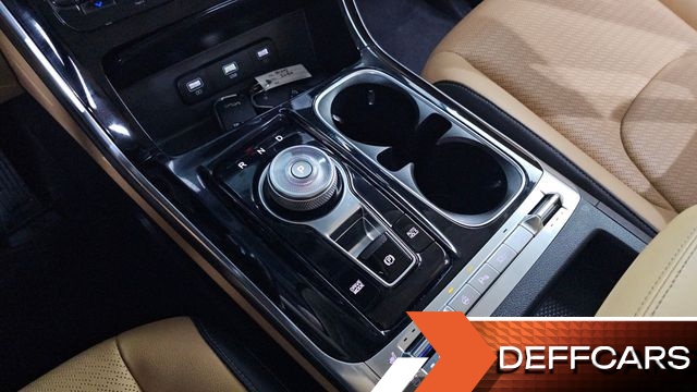 Kia CARNIVAL Diesel 9-Seater Noblesse купить на сайте DeffCars