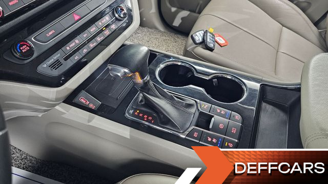 Kia CARNIVAL 9-Seater Noblesse Special купить на сайте DeffCars