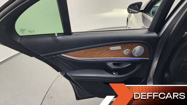 Mercedes E-CLASS E300 4MATIC Exclusive купить на сайте DeffCars