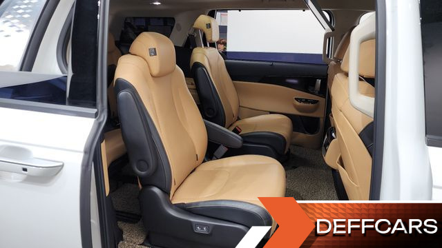 Kia CARNIVAL 9-Seater Signature купить на сайте DeffCars