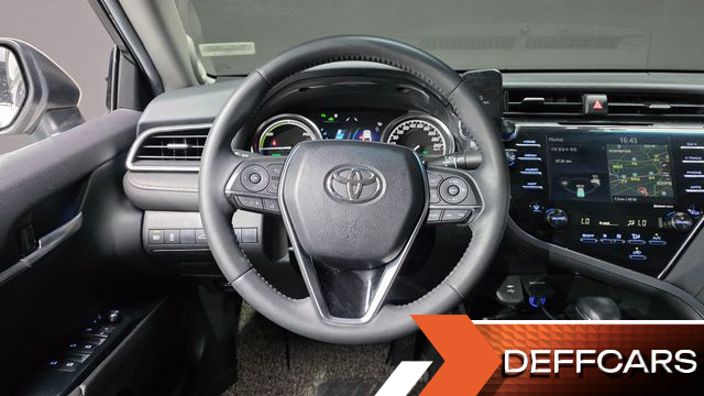 Toyota CAMRY 2.5 XLE Hybrid купить на сайте DeffCars
