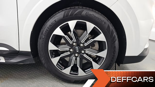 Kia CARNIVAL 9-Seater Signature купить на сайте DeffCars